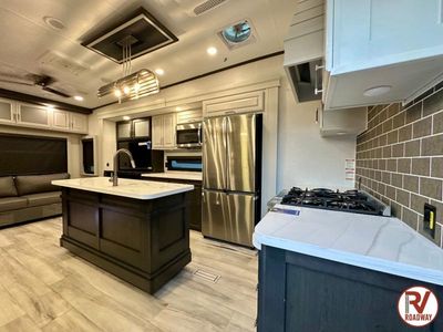 2025 Keystone RV Alpine - Photo 12