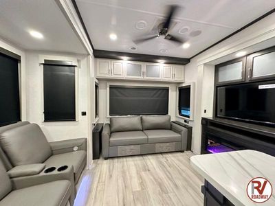 2025 Keystone RV Alpine - Photo 15