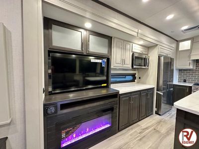 2025 Keystone RV Alpine - Photo 19