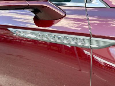 2021 Lincoln Nautilus — photo 12 view