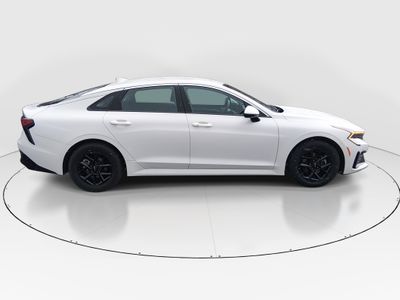 2025 Kia K5 - Photo 8