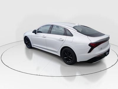 2025 Kia K5 - Photo 5