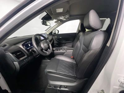 2024 Nissan Rogue — photo 12 view