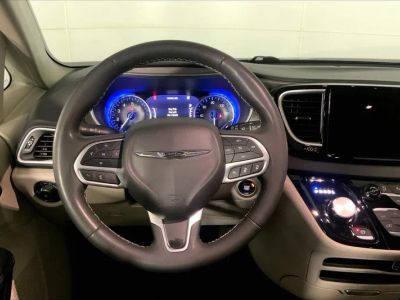2024 Chrysler Pacifica — detail view