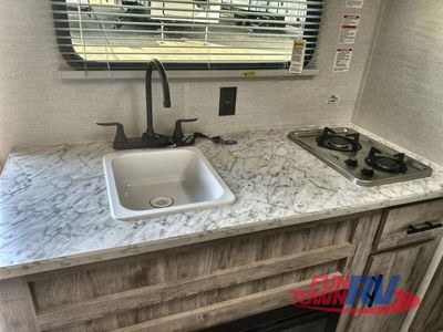 2025 Gulf Stream RV Enlighten — photo 9 view