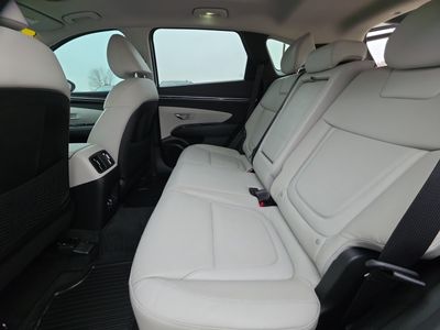 2022 Hyundai Tucson Hybrid - Photo 18