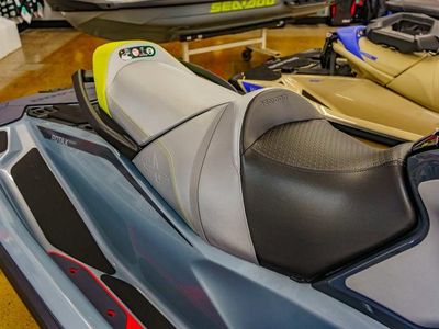 2026 Sea-Doo RXT-X 325 Ice Metal / Manta Green - Photo 2