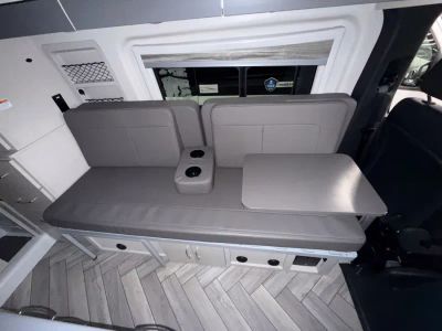 2025 Thor Motor Coach SANCTUARY — photo 7 view