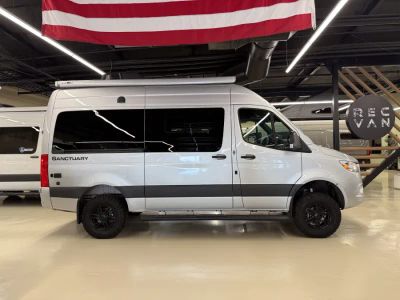 2025 Thor Motor Coach SANCTUARY — photo 16 view