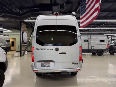 2025 Thor Motor Coach SANCTUARY — photo 17 view