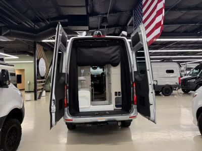 2025 Thor Motor Coach SANCTUARY — photo 18 view