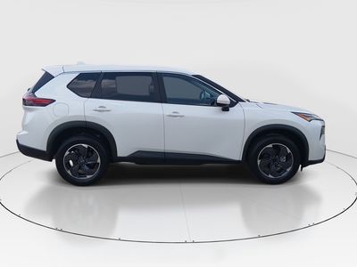 2024 Nissan Rogue — photo 8 view