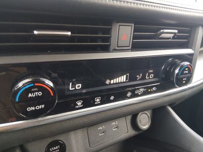2024 Nissan Rogue — photo 17 view
