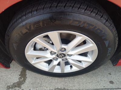 2025 Toyota Camry — photo 10 view
