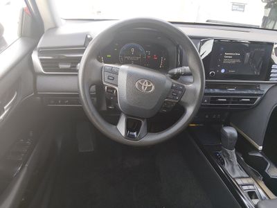 2025 Toyota Camry — photo 17 view
