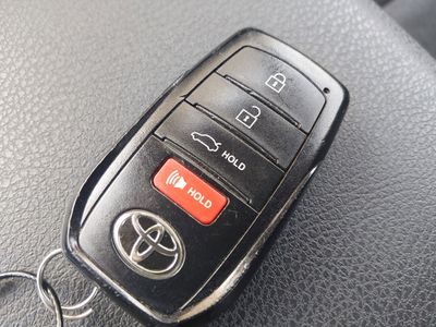 2025 Toyota Camry — photo 15 view