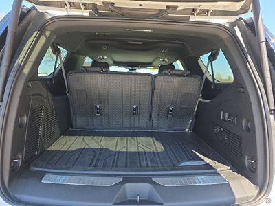 2024 Chevrolet Suburban — photo 17 view