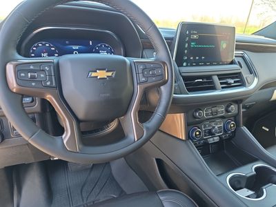 2024 Chevrolet Suburban — photo 12 view