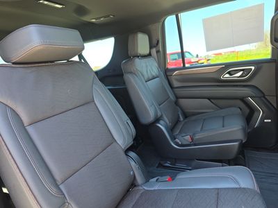 2024 Chevrolet Suburban — photo 14 view