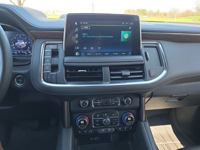 2024 Chevrolet Suburban — photo 11 view