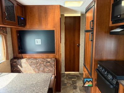 2014 Prime Time RV Avenger - Photo 6