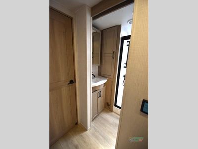 2025 Forest River RV Rockwood Signature - Photo 33