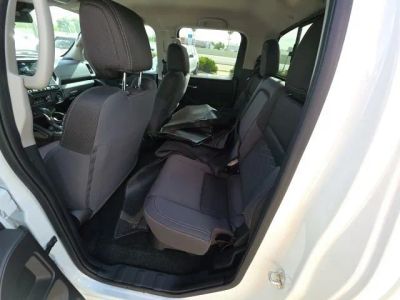 2025 Nissan Frontier — photo 25 view