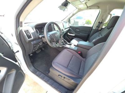 2025 Nissan Frontier — photo 13 view