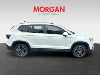 2026 Volkswagen Taos — photo 8 view