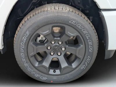 2026 Ram 1500 — photo 8 view