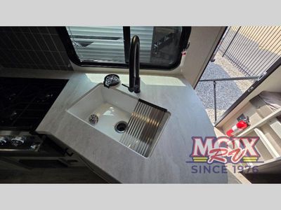 2025 Coachmen RV Catalina Legacy Edition - Photo 12