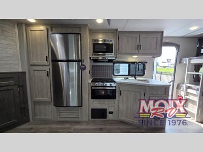 2025 Coachmen RV Catalina Legacy Edition - Photo 11