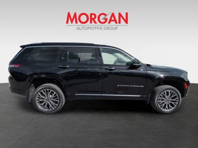 2021 Jeep Grand Cherokee L — interior view