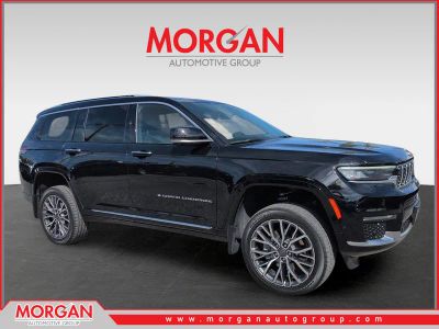 2021 Jeep Grand Cherokee L Summit in Black — front three-quarter view
