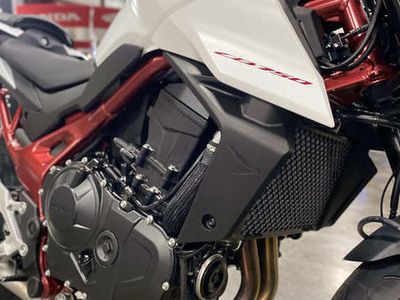 2025 Honda CB750 Hornet - Photo 11