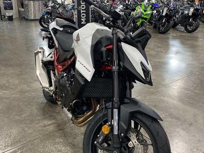 2025 Honda CB750 Hornet - Photo 2