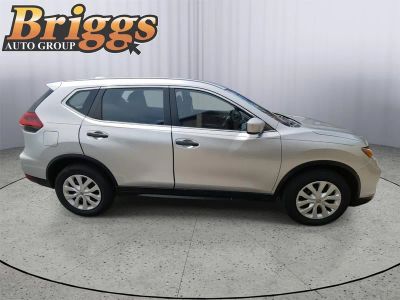 2018 Nissan Rogue — detail view
