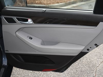 2017 Genesis G80 — photo 21 view