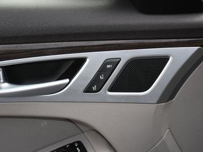 2017 Genesis G80 — photo 12 view