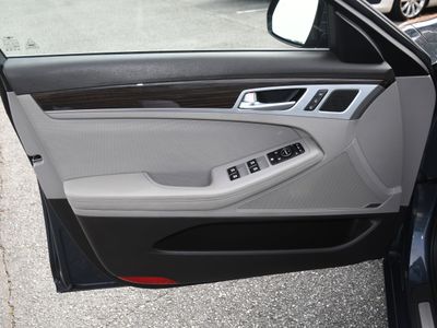 2017 Genesis G80 — photo 10 view