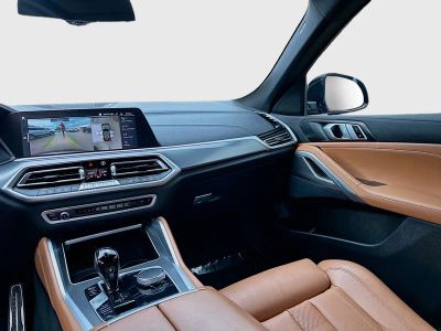 2022 BMW X6 — photo 21 view