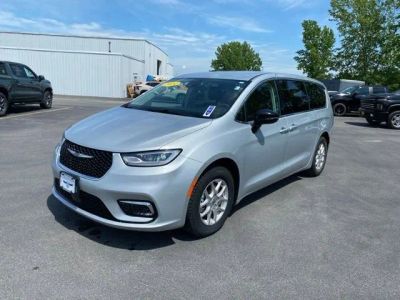 2024 Chrysler Pacifica Touring L in Silver — front three-quarter view
