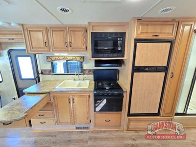 2011 Hurricane 32A - Photo 12