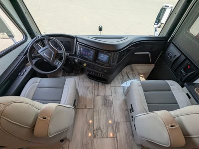 2026 Fleetwood Discovery LXE — photo 36 view
