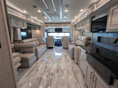 2026 Fleetwood Discovery LXE — photo 42 view