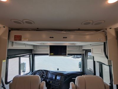 2026 Fleetwood Discovery LXE — photo 37 view