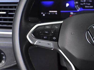 2023 Volkswagen Atlas Cross Sport — photo 8 view