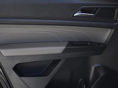 2023 Volkswagen Atlas Cross Sport — photo 20 view