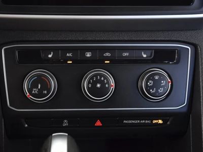 2023 Volkswagen Atlas Cross Sport — photo 12 view