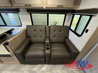 2025 Ember RV E-Series - Photo 23